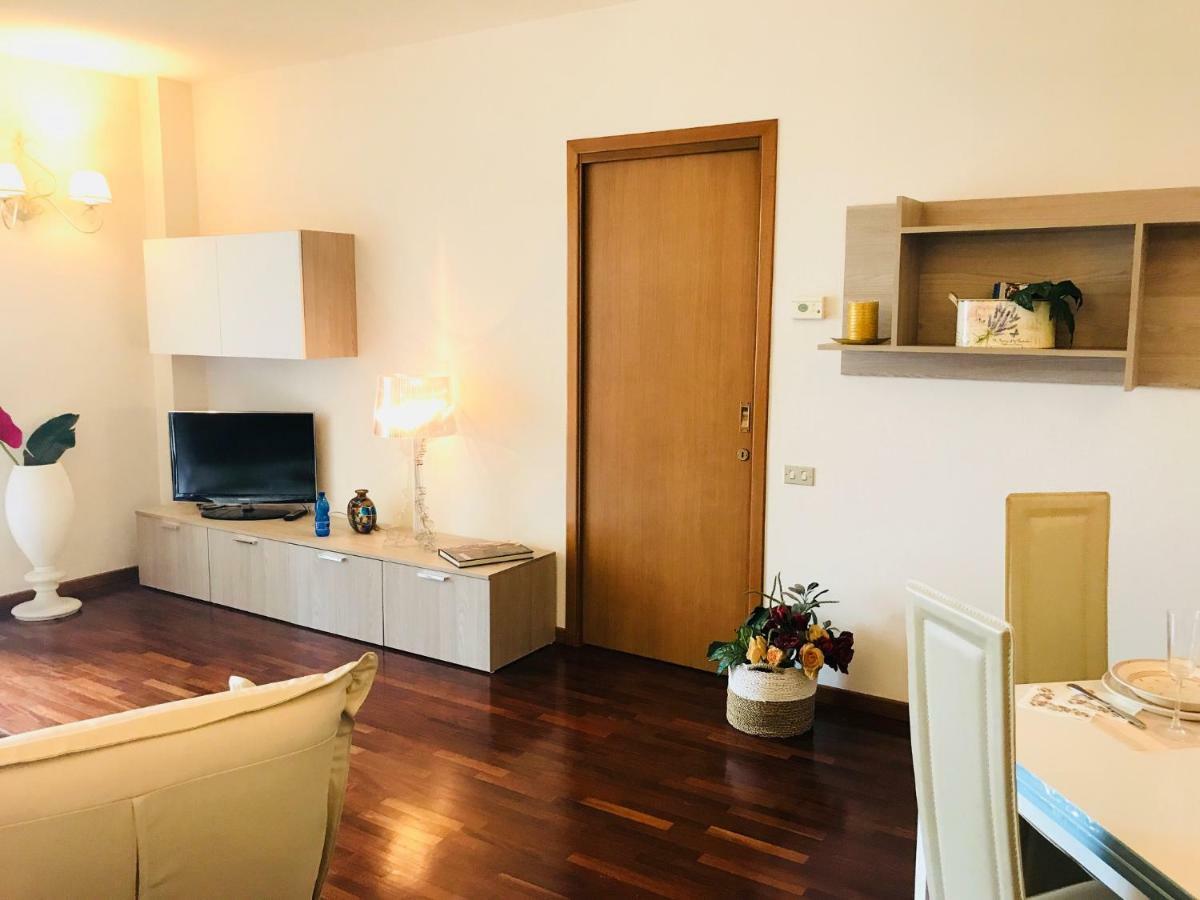 Chic Panoramic Apartment แบร์กาโม ภายนอก รูปภาพ