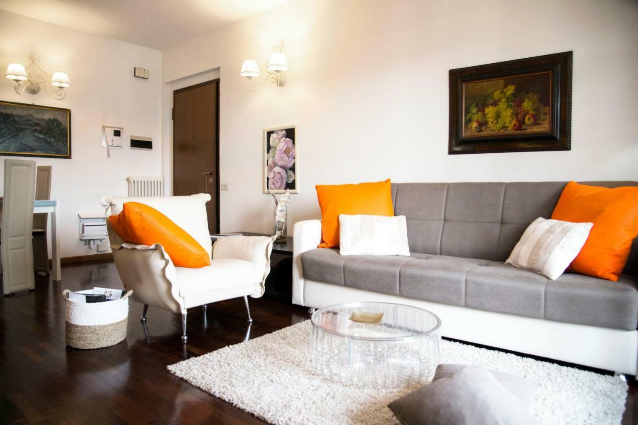 Chic Panoramic Apartment แบร์กาโม ภายนอก รูปภาพ